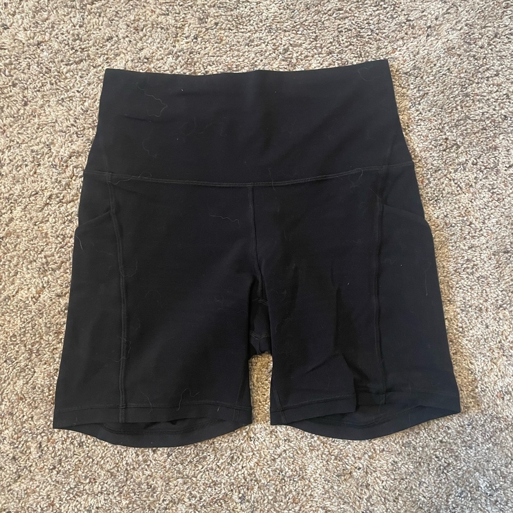 Lululemon Align High-Rise Short with Pockets 6" - size 6